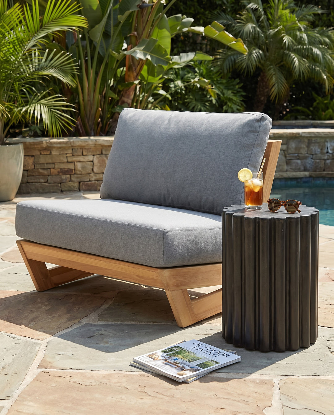 Vivienne Outdoor Lounge Chair